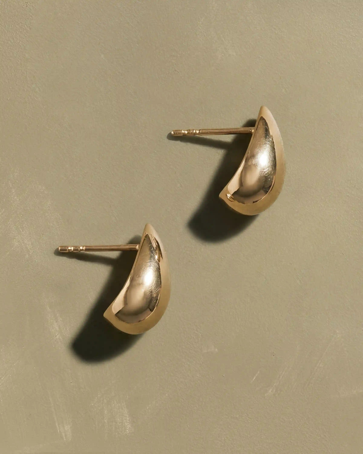 14K Gold Small Teardrop Earrings
