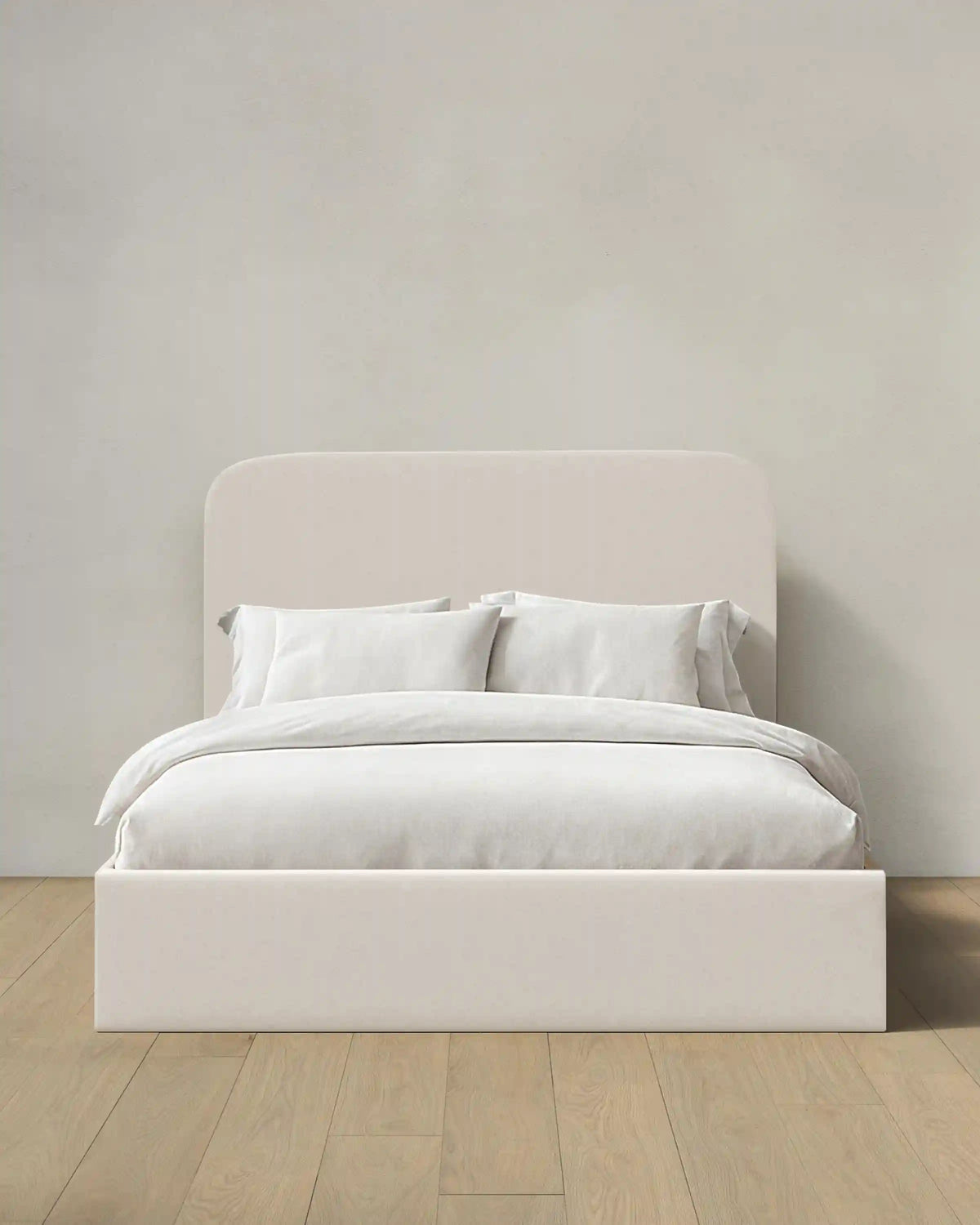 Curved Bed in Performance Linen